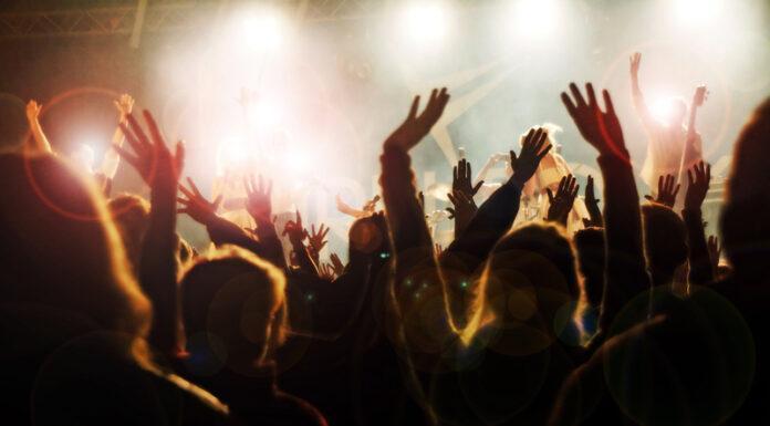 dreamstime s 13238999-696x385